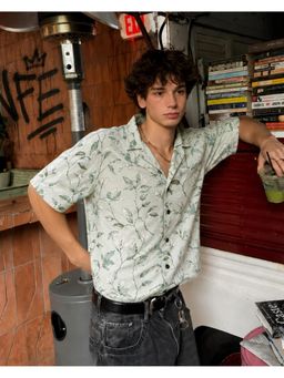 Bene Kleed - Sage Green Relaxed Fit Men Print Notched Lapel Collar Shirt
