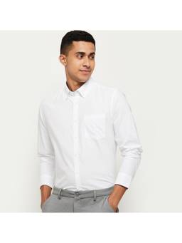 max - Signature White Men Solid Slim Fit Smart Formal Shirt