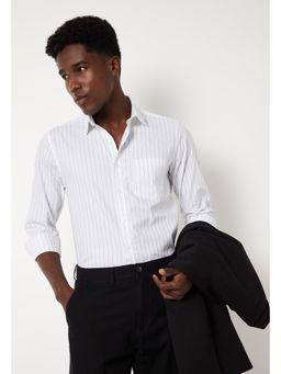 max - Trendy White Men Striped Slim Fit Formal Shirt