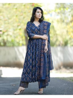 Gahan - Womens Viscose Rayon Anarkali Floral Kurta with Pant & Dupatta-Blue