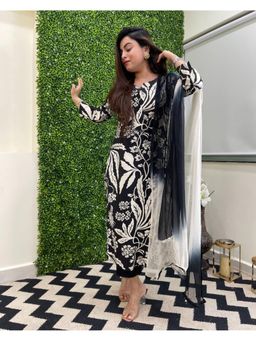 Gahan - Womens Viscose Rayon Straight Floral Kurta with Pant & Dupatta-Black