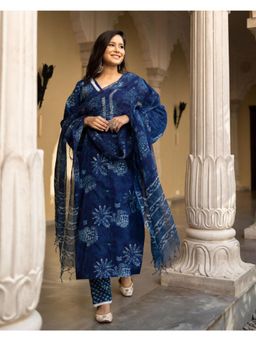 Gahan - Womens Viscose Rayon Straight Floral Kurta with Pant & Dupatta-Blue