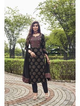 Gahan - Womens Viscose Rayon Straight Floral Kurta with Pant & Dupatta-Black