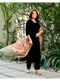 Gahan - Womens Viscose Rayon Straight Solid Kurta with Pant & Dupatta-Black
