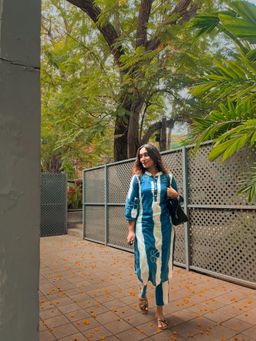 Gahan - Womens Viscose Rayon Straight Floral Kurta with Pant -Blue