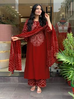 Gahan - Womens Viscose Rayon Straight Floral Kurta with Palazzo & Dupatta-Red