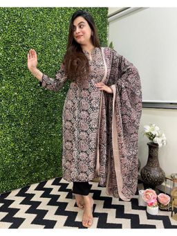 Gahan - Womens Viscose Rayon Straight Floral Kurta with Pant & Dupatta-Black