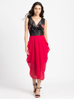 SHAYE - V-Neck Red Solid Sleeveless Casual Dress for Women