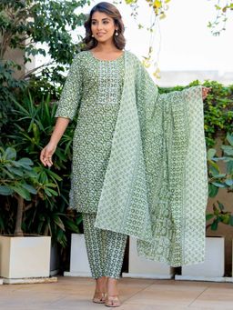 Pretty Pallu - Green Saanvi Ethnic Grace Kurta with Pant and Dupatta (Set of 3)