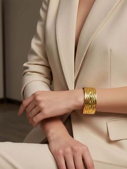 Niska - Gold Stainless Steel Statement Cuff