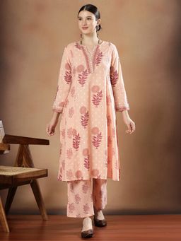 STYLEBAAZI - Women Pure Cotton Peach Floral Kurta with Pant