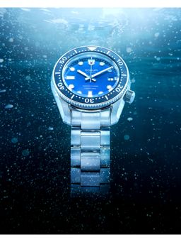 Qorum - Aquaxplorer Men with Royal Blue Dial Watch (G106 Aquaxplorer-Royalbluedial) (M)