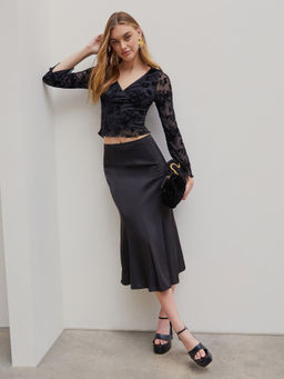 Cider - Lace Floral V-Neck Long Sleeve Crop Blouse Top ()