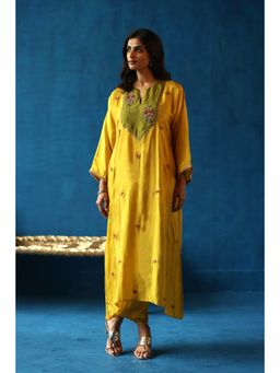 Begum Pret - Yellow & Green Imly Phiran Kurta with Pants (Set of 2)