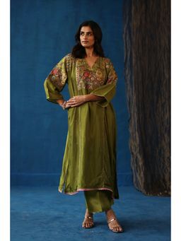 Begum Pret - Green Shikanji Phiran Kurta with Pant (Set of 2)