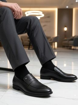 Carlton London - Men Black Loafers