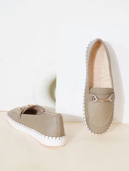 Sherrif Shoes - Women Beige Loafers