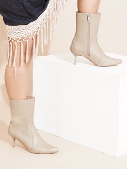 Sherrif Shoes - Women Beige Casual Boots