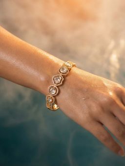 Tussya by Shreya - Zaraya Statement White Bracelet