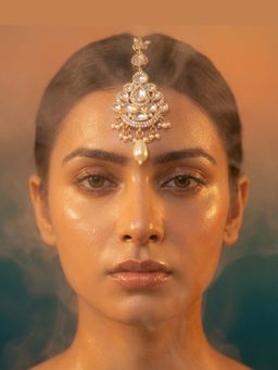 Tussya by Shreya - Velira Statement White Maangtikka