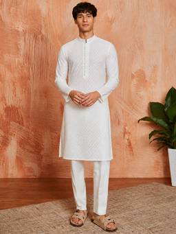 Vastramay - Men White Self Design Pure Cotton Kurta with Pyjama
