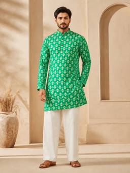 Vastramay - Men Green Printed Cotton Kurta with Pant