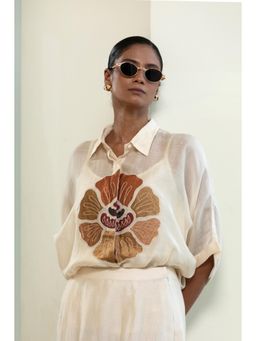 EEDA - Off White Round Patch Shirt With Slip - Off-White
