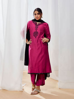 Vastramay - Women Magenta Viscose Embroidered Kurta with Dupatta (Set of 3)