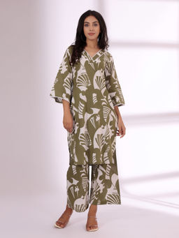 Varanga - Women Bold Abstract Printed V Neck Flared Sleeve Kurta with Palazzo (Set of 2)