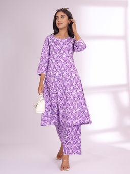 Varanga - Women Ethnic Floral Printed V Neck A Line Kurta with Trouser (Set of 2)