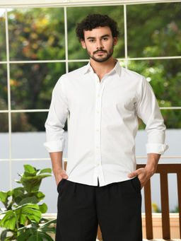 HONNETE - Mens White Solid Cotton Regular Fit Casual Shirt