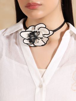 Kazo - Elegant Flower Choker