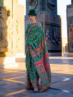 Odette - Women's Green Printed Saree with Unstitched Blouse