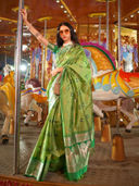 Green color option, Sold out, Currently selected