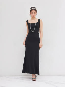 Cider - Scoop Neckline Solid Bowknot Backless Maxi Dress