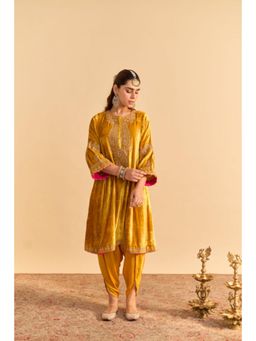 Sheetal Batra - Amal Mustard Velvet Embroidered Kurta With Dhoti