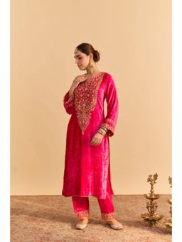 Sheetal Batra - Fareeha Pink Velvet Embroidered Kurta With Salwar