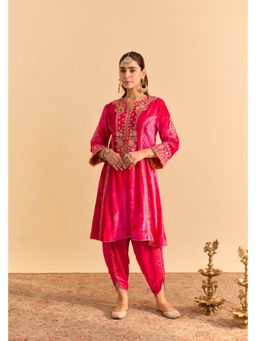 Sheetal Batra - Ziara Pink Velvet Embroidered Kurta With Dhoti