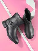 Black color option, Sold out, Currently selected