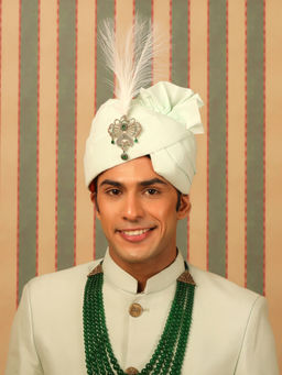 Cosa Nostraa - Amaze Allure Kalangi