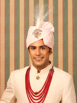 Cosa Nostraa - Floral Fabel Kalangi