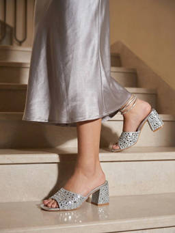 SOLE TO SOUL - Comfortable Cushioned Block Party Sandals Heels