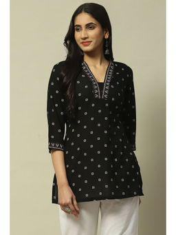 Rangriti - Women Black Rayon V-Neck Kurti