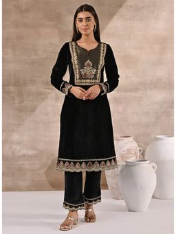 Lakshita - Charcoal Black Velvet Kurta with Heavy Front Yoke Zari Embroidery (Set of 2)