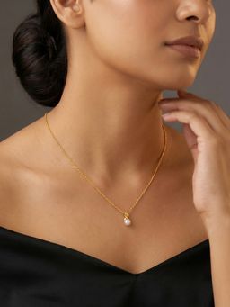 GIVA - Golden Constance Flora Pearl Necklace
