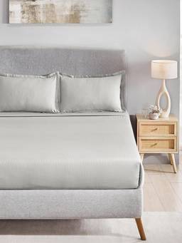 MYTRIDENT - Snow Flake 210Tc Cotton King Size Bedsheet with Pillow Covers