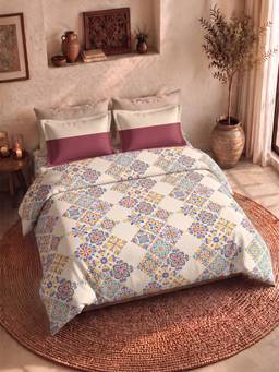 MYTRIDENT - Olivia Maroon 120Tc Cotton Queen Size Bedsheet with Pillow Covers