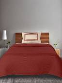 Maroon color option, Currently selected