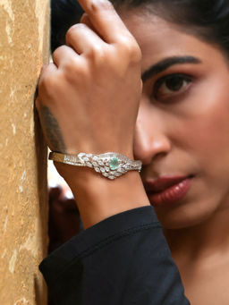 Gossip - Bedazzling Aura Bracelet