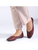Maroon color option, Currently selected